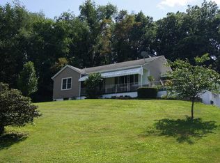 133 Crescent Dr, Tarentum, PA 15084