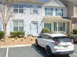 1044 Annazanes Ct, Alpharetta, GA 30004