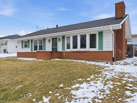 2nd image of 4209 S Paramount Rd