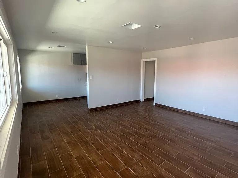 1819 S Manhattan Pl — Photo 23