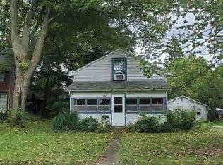 306 N Broadway St, Cassopolis, MI 49031
