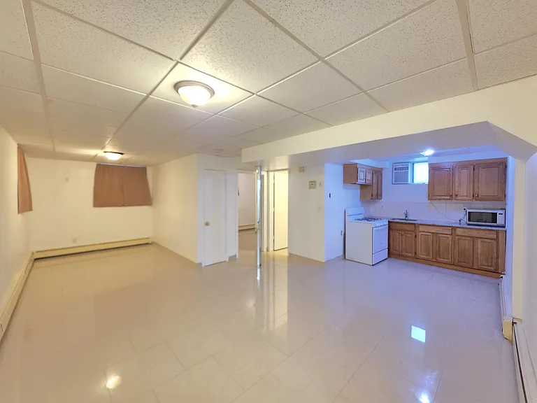 11 Rochelle Pl — Photo 18