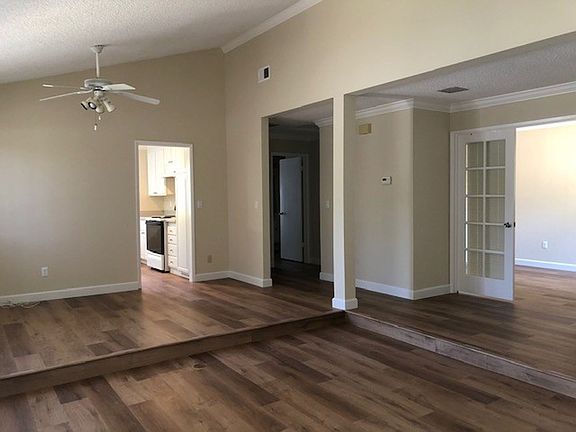 4th image of 1131 Shaker Ct