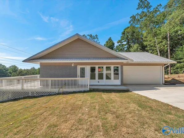 1229 Robinhood Rd, Gadsden, AL 35904