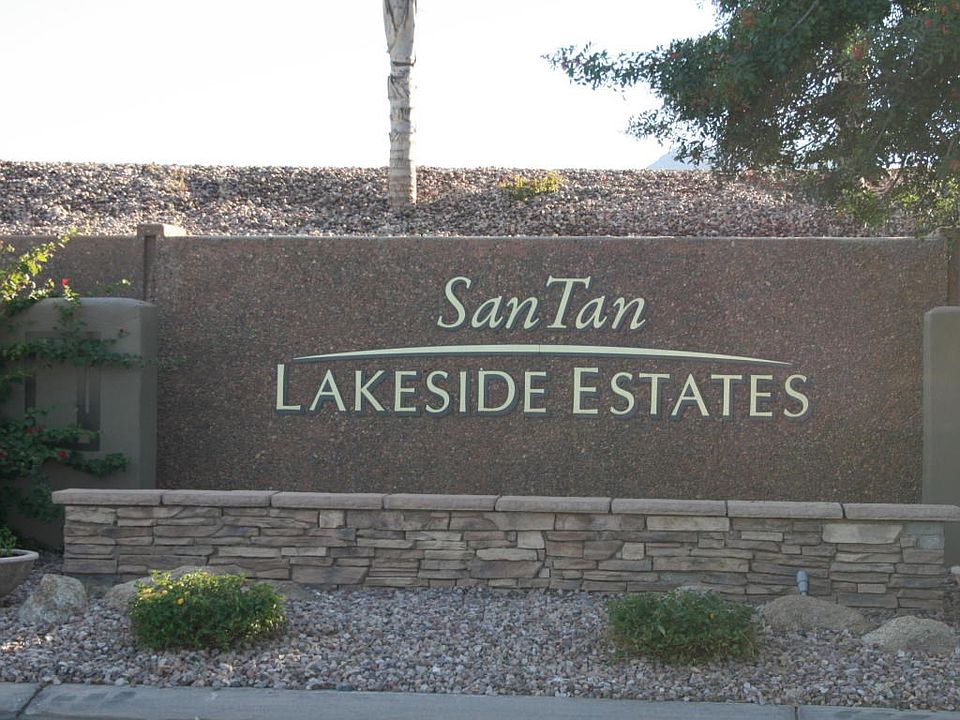 San Tan Lakeside Estates Entrance