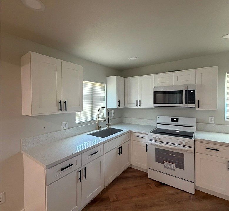 2nd image of 2739 W Williams St