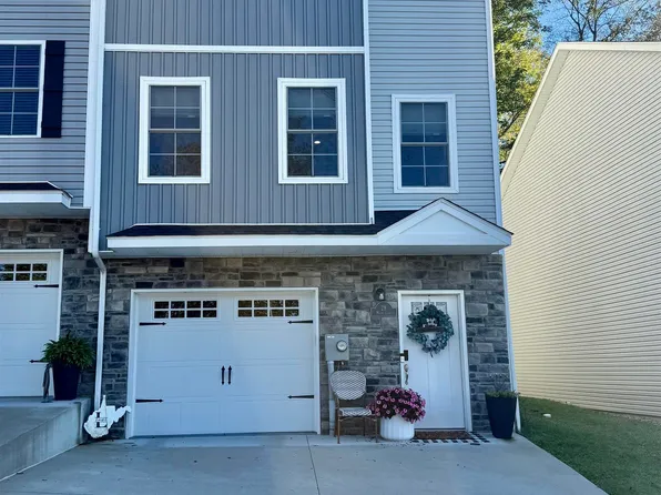 28 Misty Ln, Fairmont, WV 26554