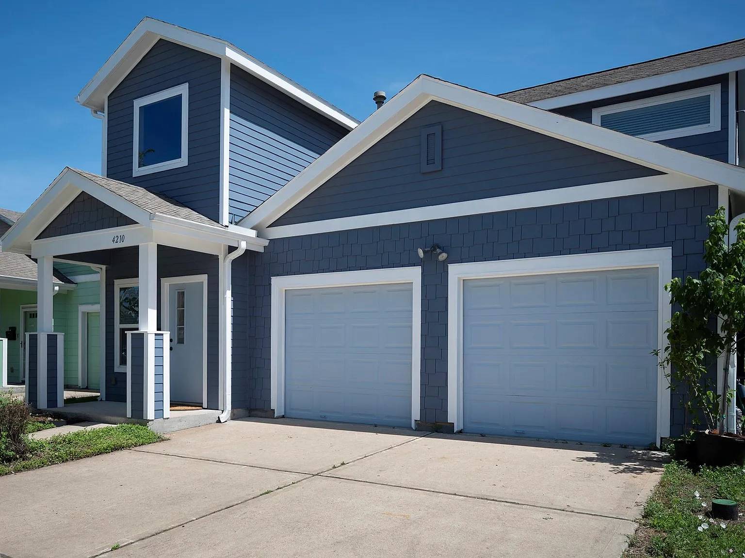 3 bed, 2.5 bath, 1610 sqft, $2,200 — Photo 2