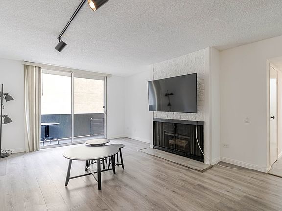 5th image of 421 S La Fayette Park Pl APT 306