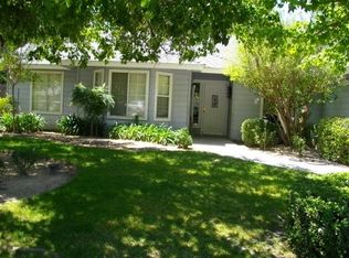557 Walnut Ct, Kerman, CA 93630