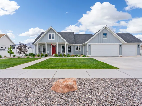925 W Torrey Pines Dr, Richfield, UT 84701