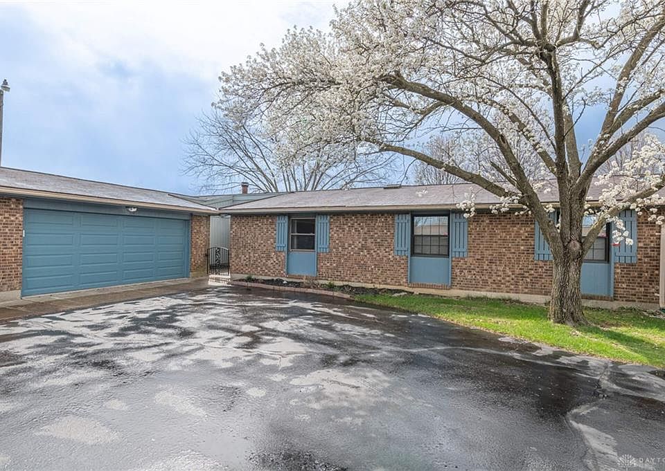 1st image of 214 Gardengrove Way