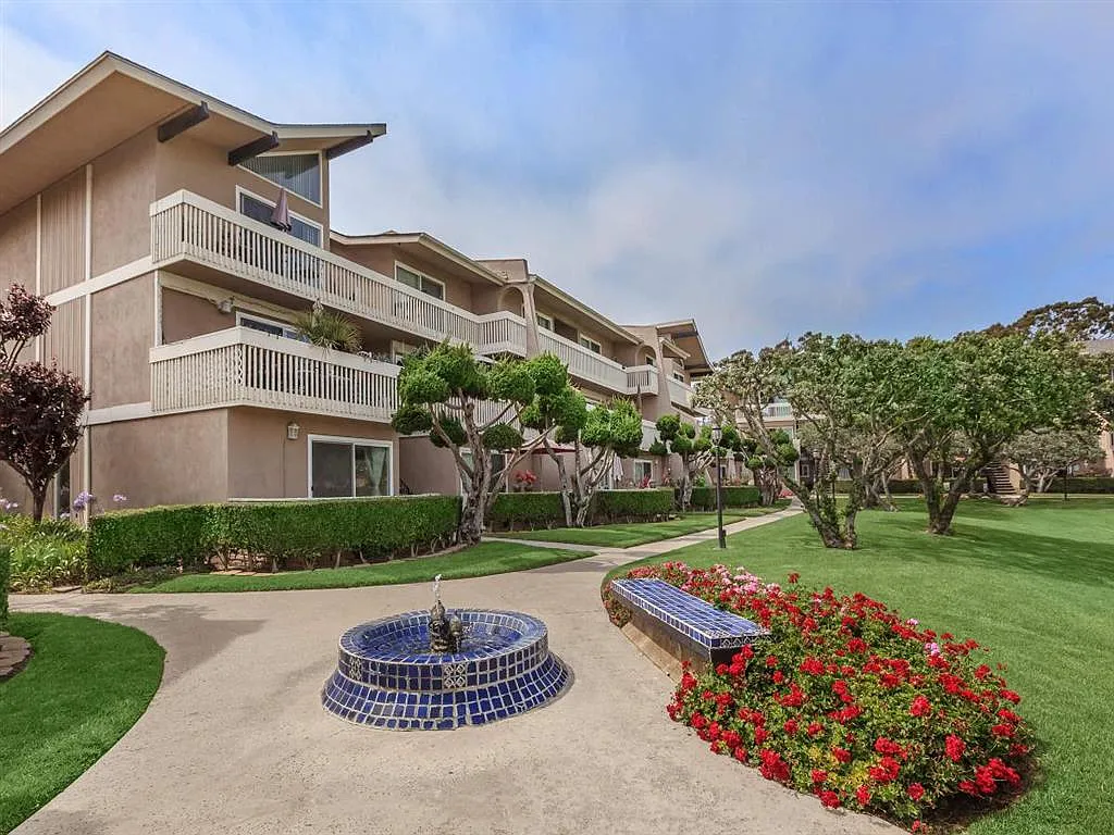Beachfronter Apartments — Photo 3
