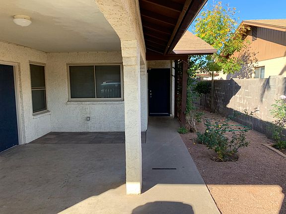 3rd image of 1956 E Jacinto Ave
