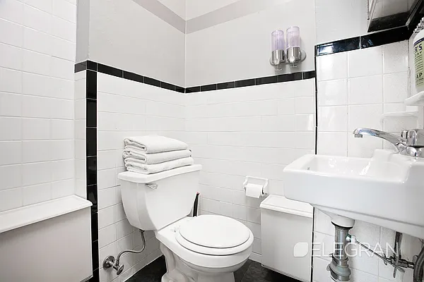 Rented by (Legacy) Elegran | media 8