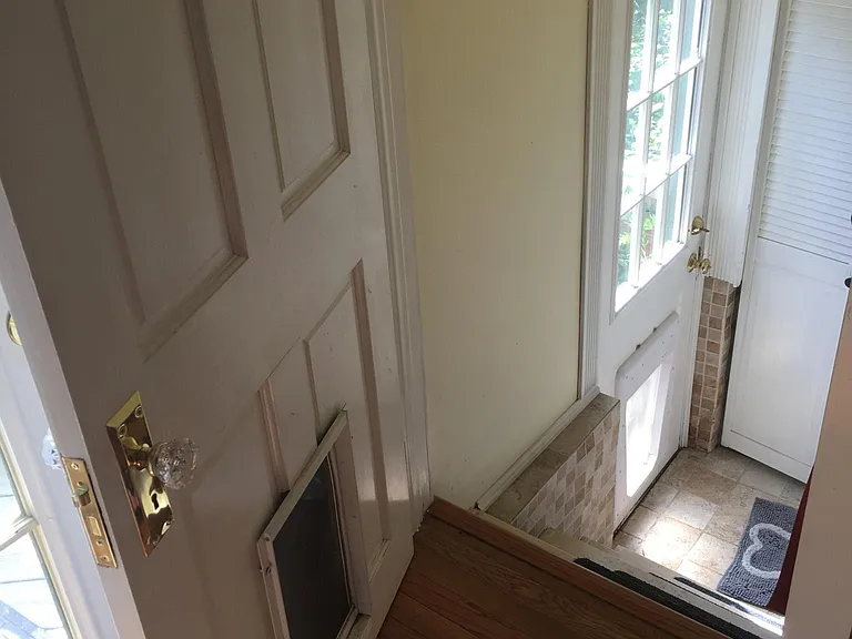 Kitchen (Stairs to Basement)