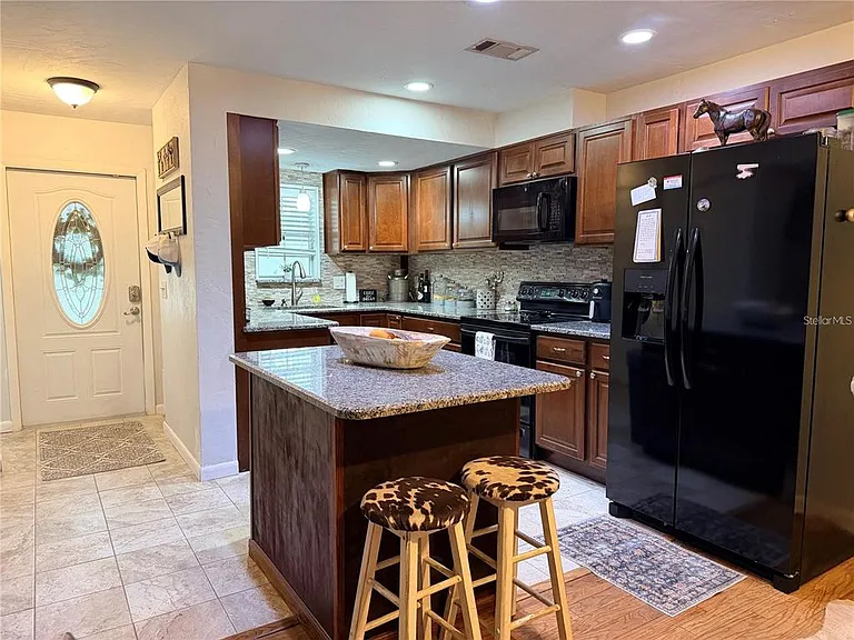 5418 SW 4th Pl — Photo 3