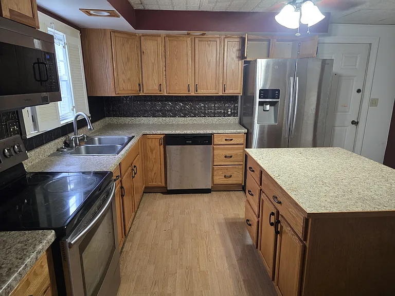 103 Olive St — Photo 3