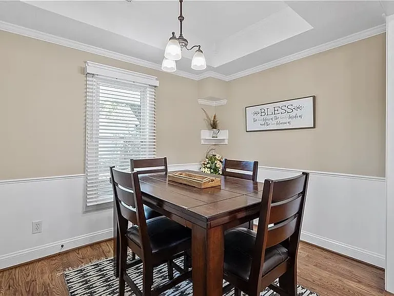 210 E Kay St — Photo 15