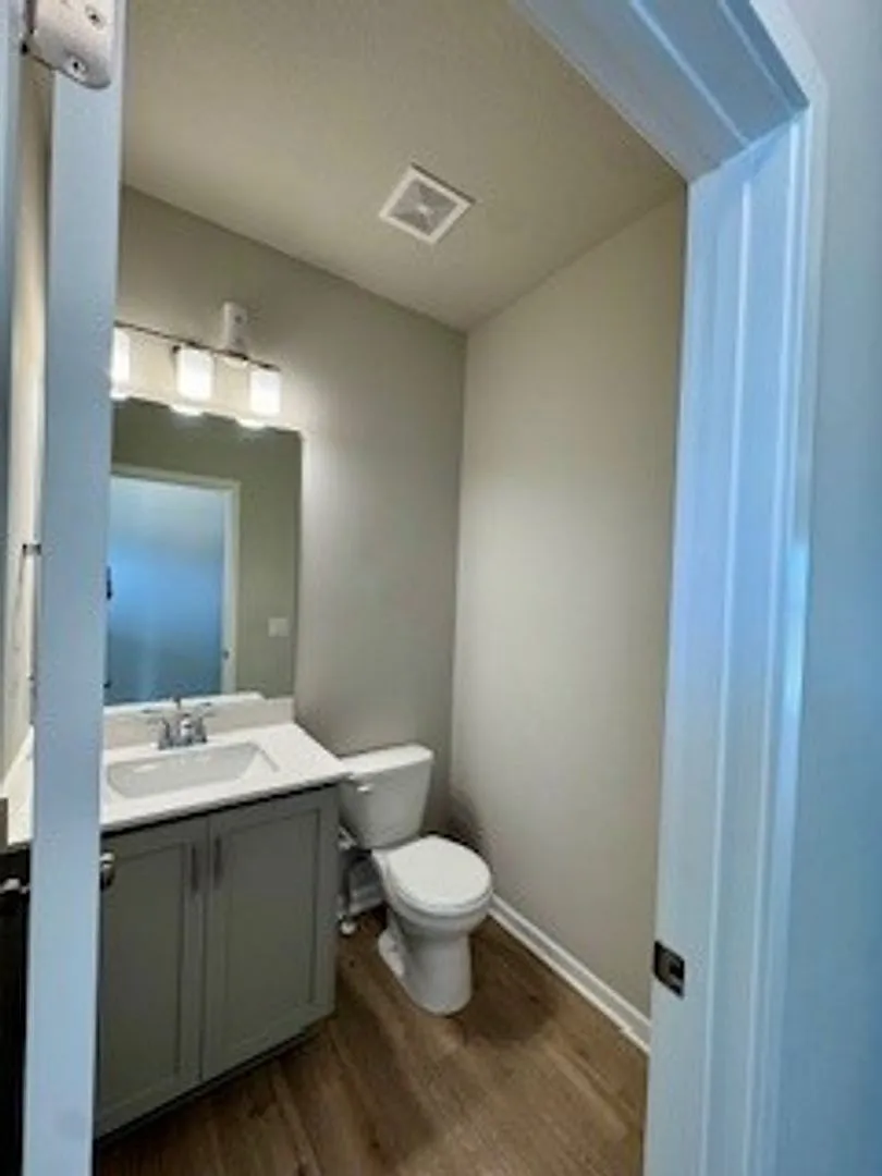 Charming 3 Bedroom Home in Urbandale — Photo 3