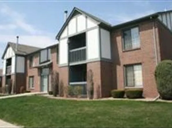 15310 Ashley Ct, Macomb, MI 48044