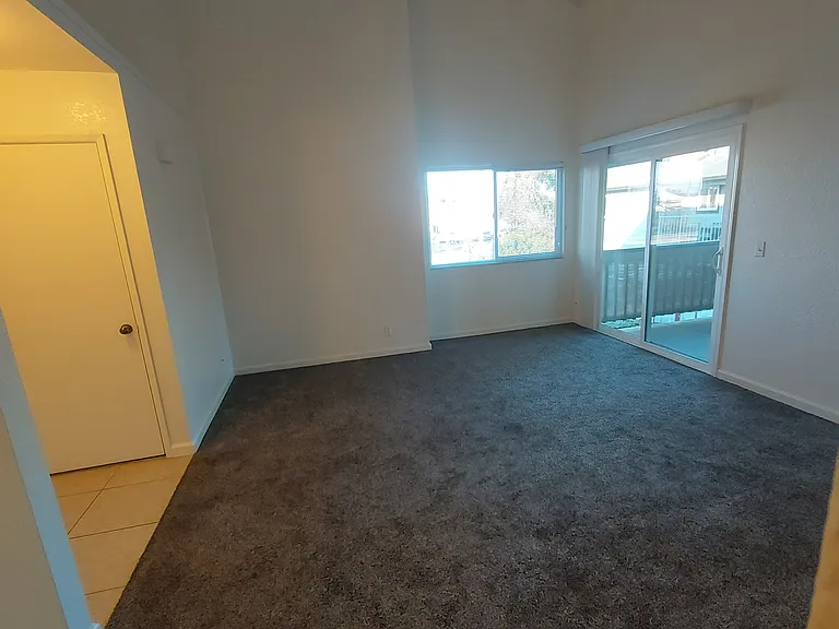 1530 W Main St — Photo 3