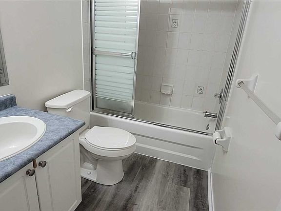 3rd image of 2357 Dalebrook Dr