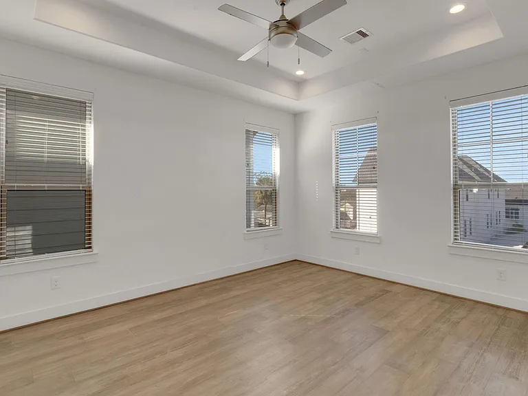 1526 Chestnut St — Photo 31