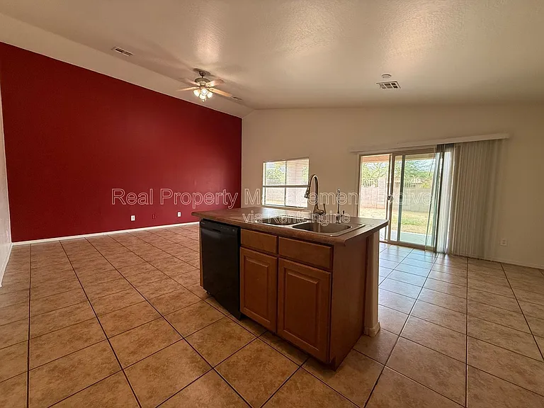 1225 W Shumway Farm Rd — Photo 10