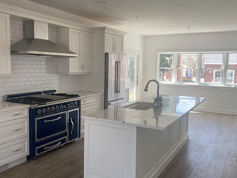 111 Lynbrook Ave — Photo 10