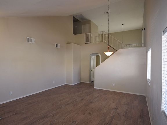 3rd image of 2049 Madica Ave