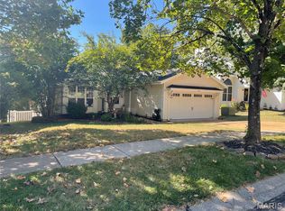 556 Elm Crossing Ct, Ballwin, MO 63021