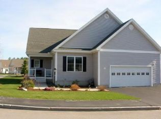 4 Proctor Dr, Londonderry, NH 03053
