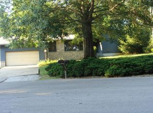 501 N 10th Ave, Ozark, MO 65721