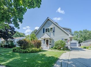 2306 Martin Ln, Rolling Meadows, IL 60008