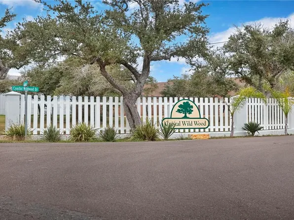 271 Coastal Wildwood Dr, Rockport, TX 78382