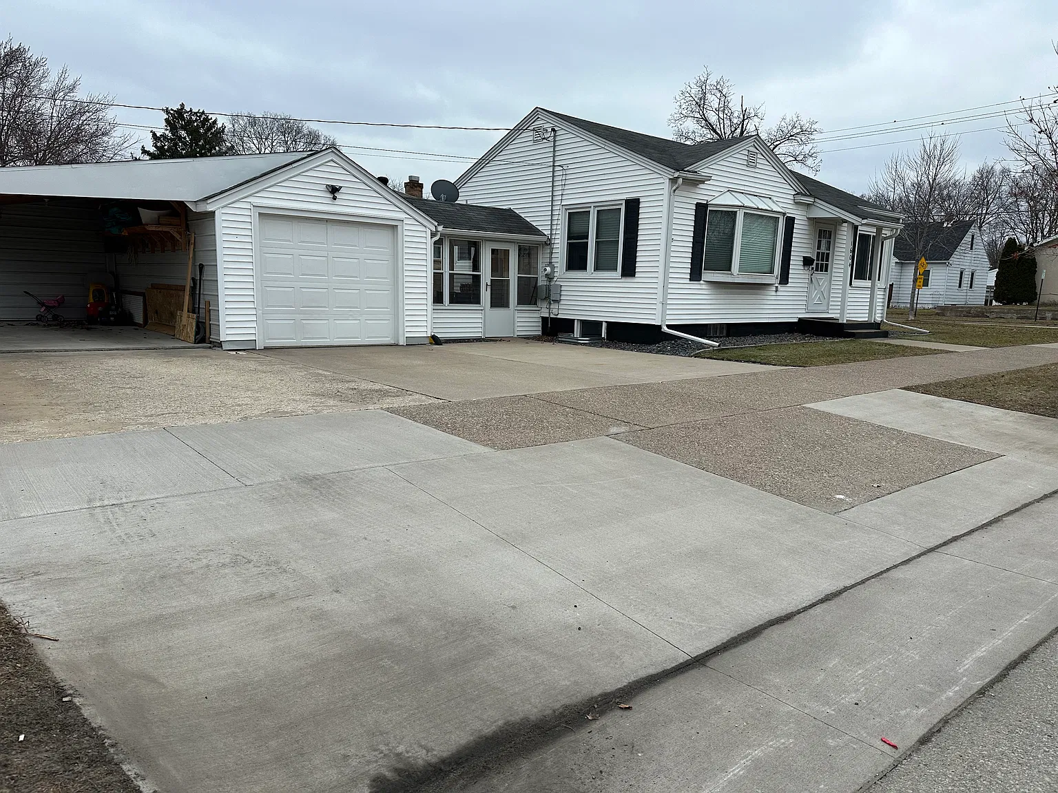 1604 Weston St — Photo 1