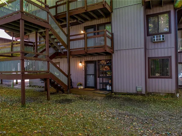 2195 Pinebrook Trl, Cuyahoga Falls, OH 44223