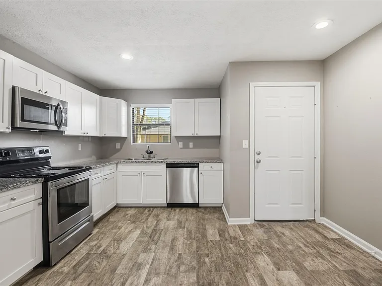 3424 Balboa Cir #48 — Photo 13