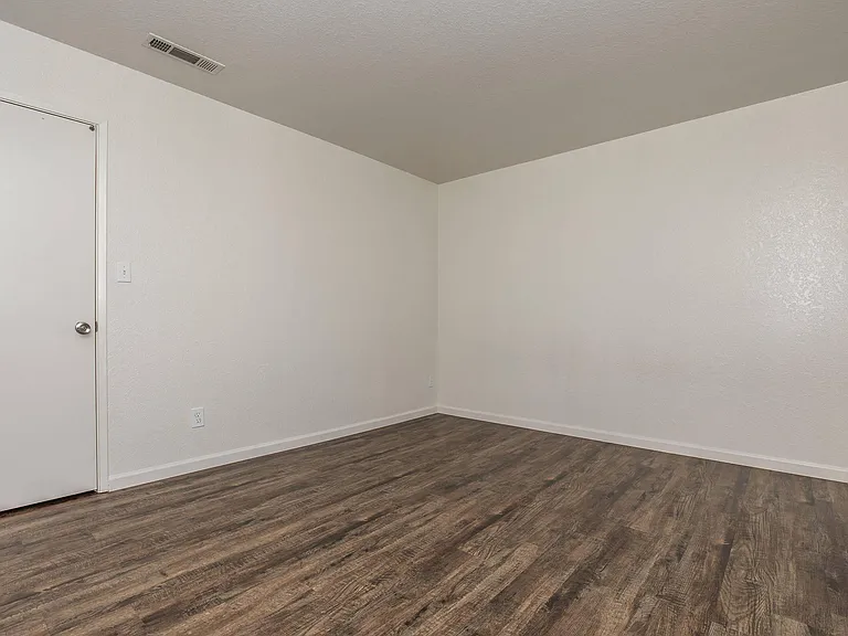 Victoria Square Apartments — Photo 55