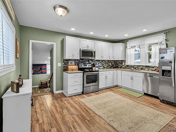 4th image of 114 Prentice St