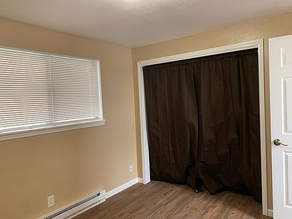 5th image of 930 Enterprise Dr NE Unit B