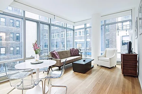 Sold by Domus Realty | media 5