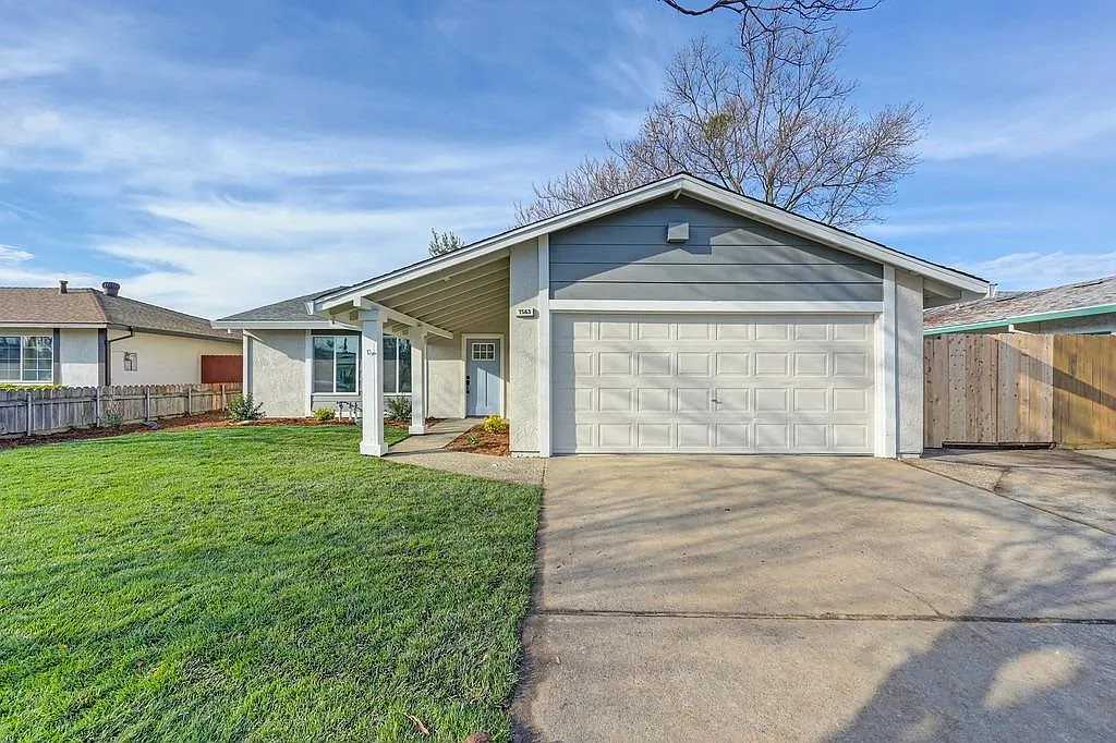 7563 Blackthorne Way photo 1