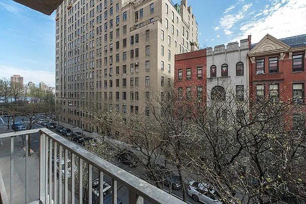 Rented by Bold New York | media 6