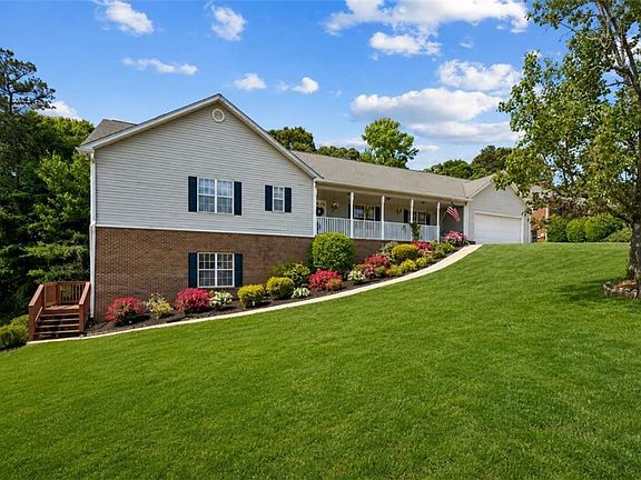 2nd image of 4022 Lyman Way