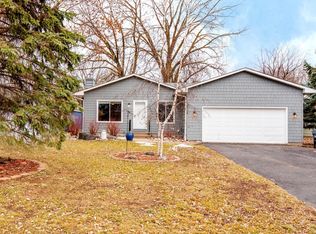 2136 Mohawk Rd E, North Saint Paul, MN 55109