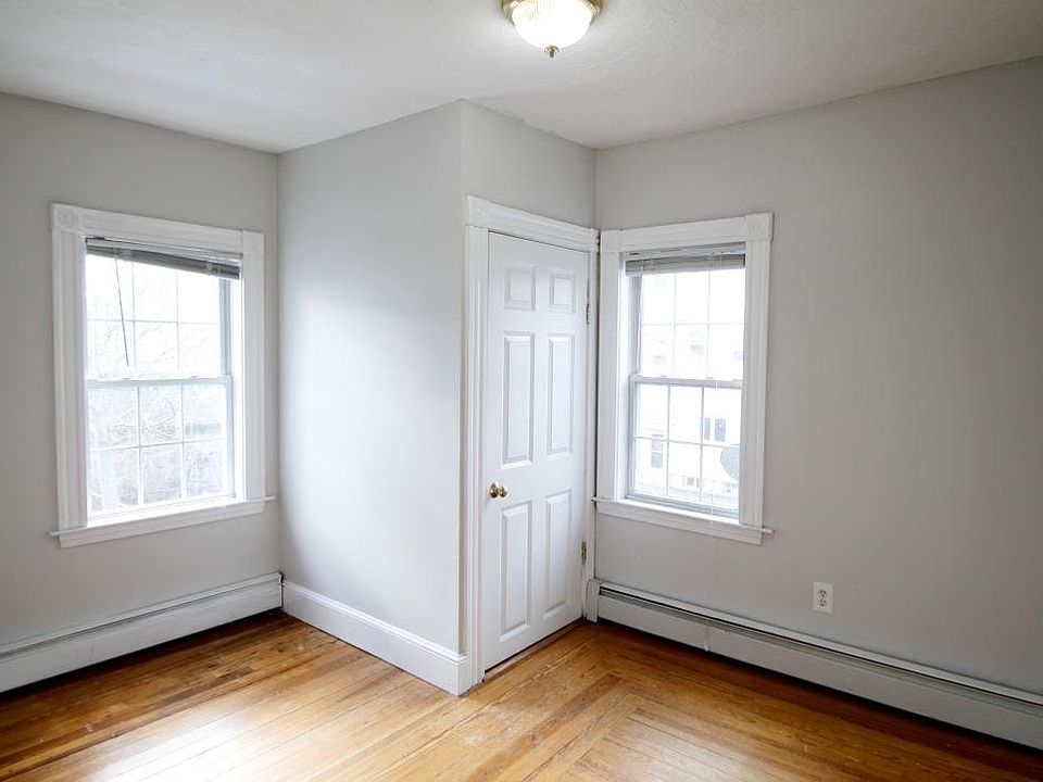 2nd image of 11-15 America St