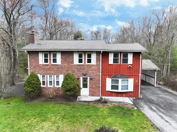 620 Ledge Rd, Seekonk, MA 02771