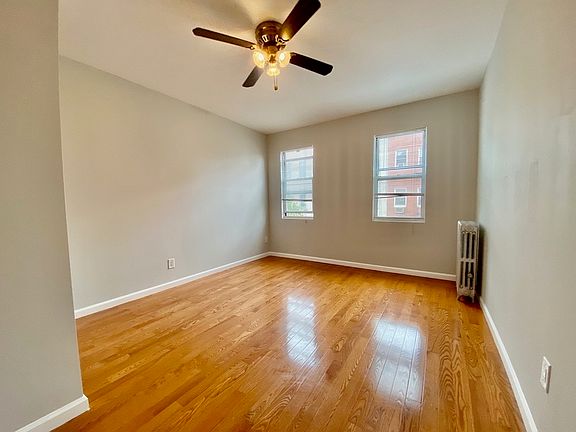 4th image of 284 Driggs Ave APT 3R